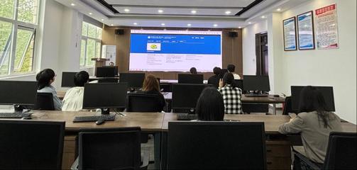 现代教育技术中心 信息化应用培训赋能网络技术服务，助推智慧校园建设新篇章